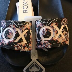 Absolutely adorable ROXY slides.